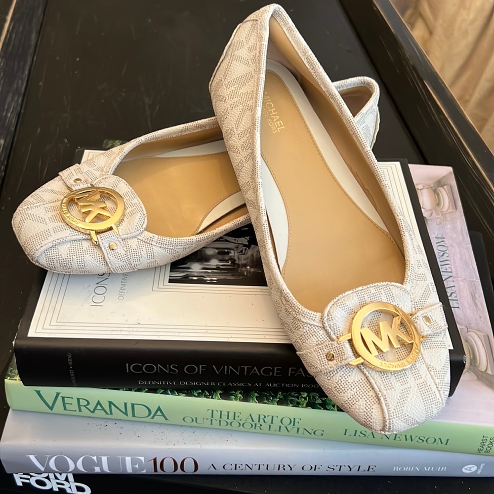 Michael Kors white and beige ballet flats